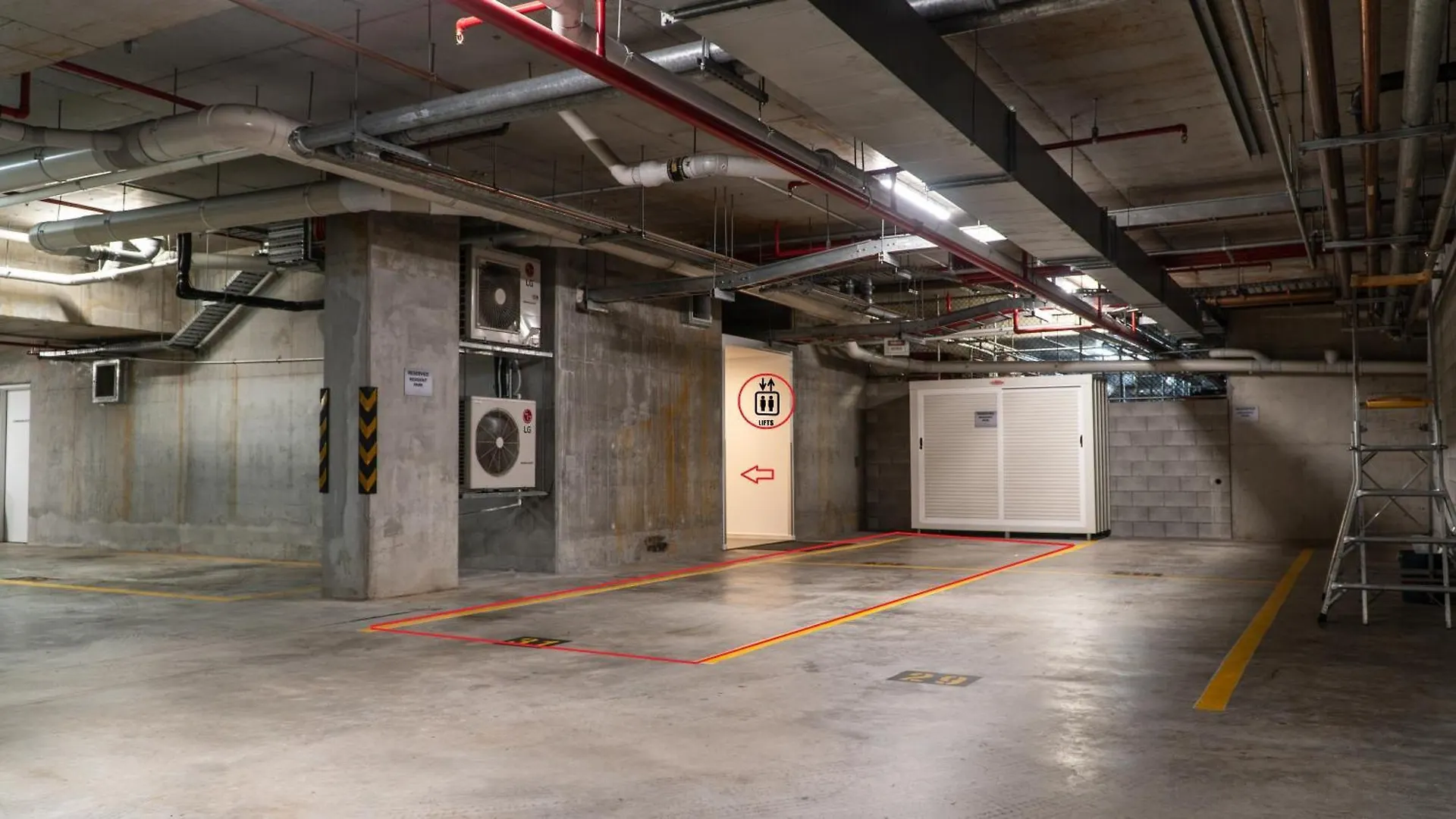 Beach Front Luxury With Two Carparks, Pool, Gym 골드코스트